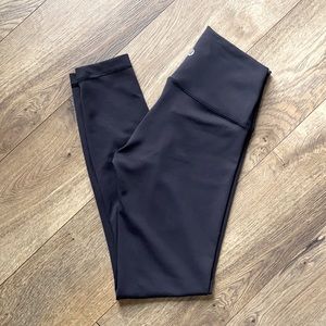 Lululemon- Wunder Under 25” leggings